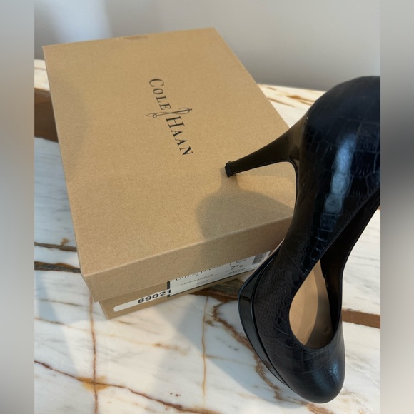 Cole Haan size 7.5 black leather pump great condition - Picture 2 of 8